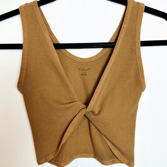 Urban Outfitters Out From Under Twist Front Tank, size Large - Picture 2 of 5
